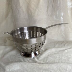 ONEIDA 18/8 Stainless Steel 8” COLANDER Basket STRAINER 7" Handle- Base Stand